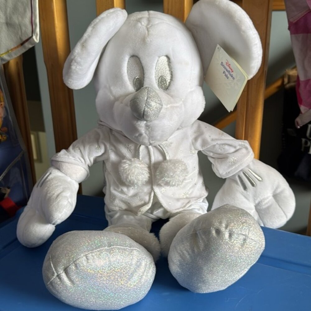 Disney Snowflake Pals Mickey Mouse 22” Plush NEW